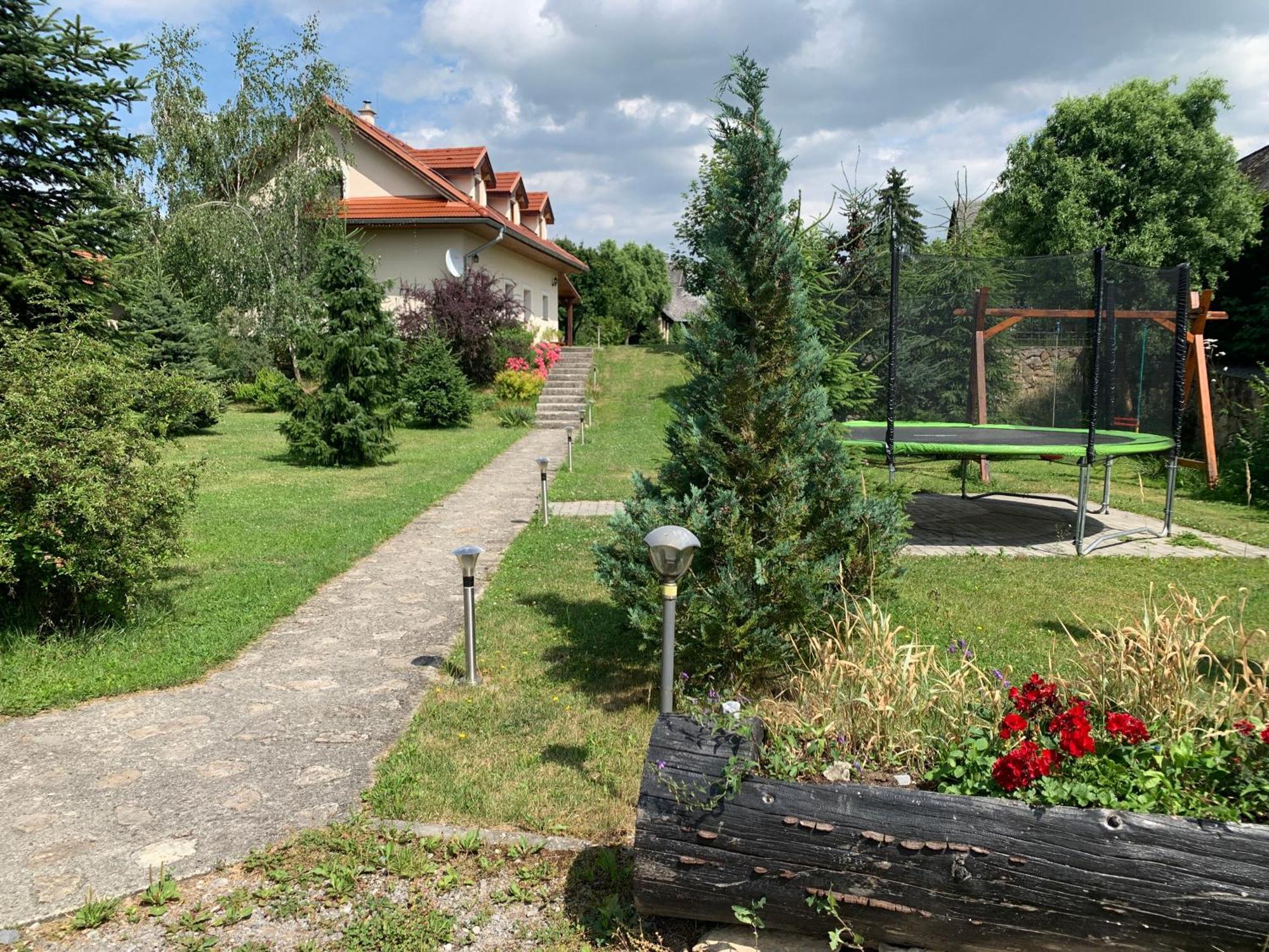 Villa Lypche Bešeňová Dış mekan fotoğraf
