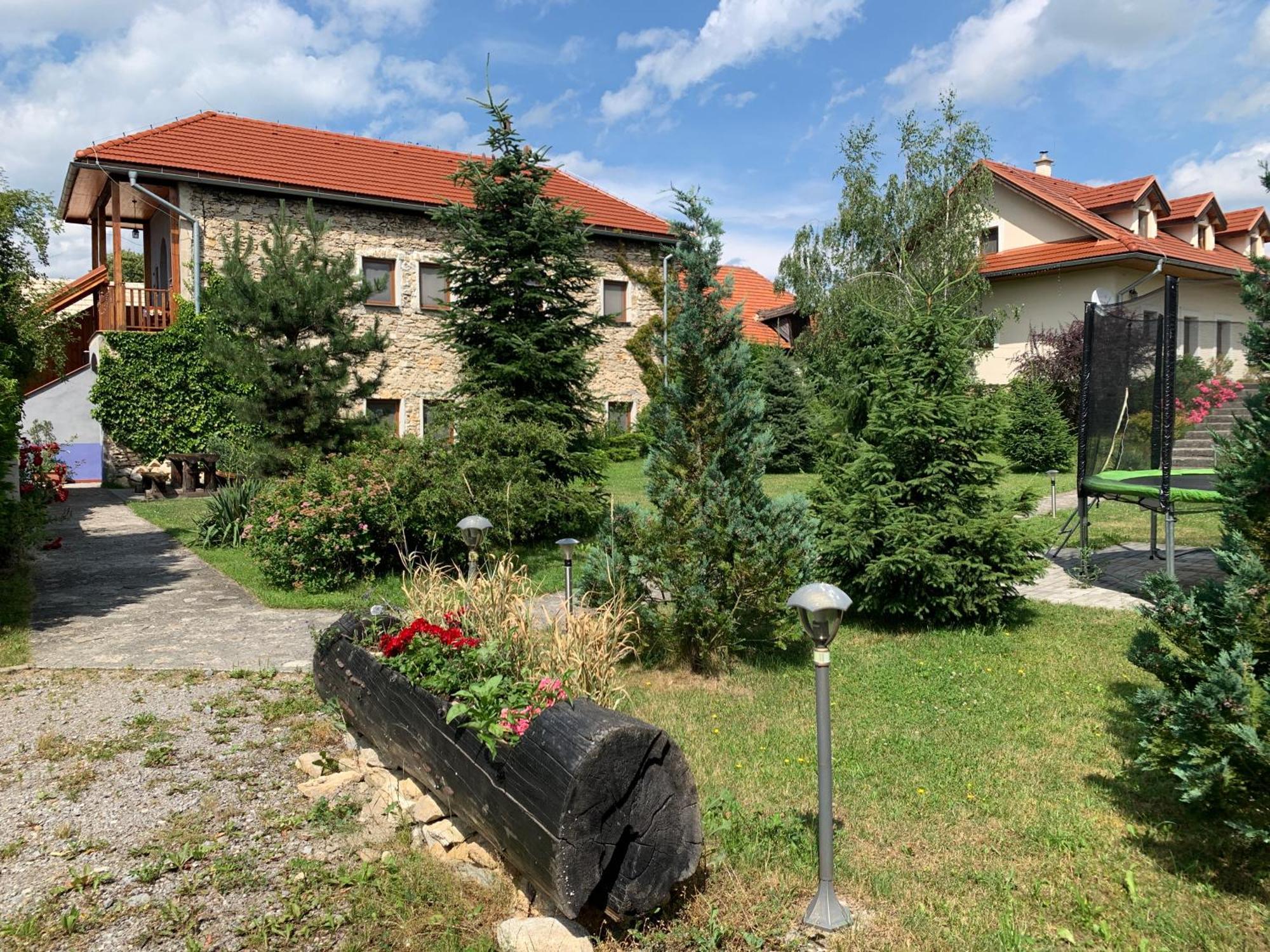 Villa Lypche Bešeňová Dış mekan fotoğraf