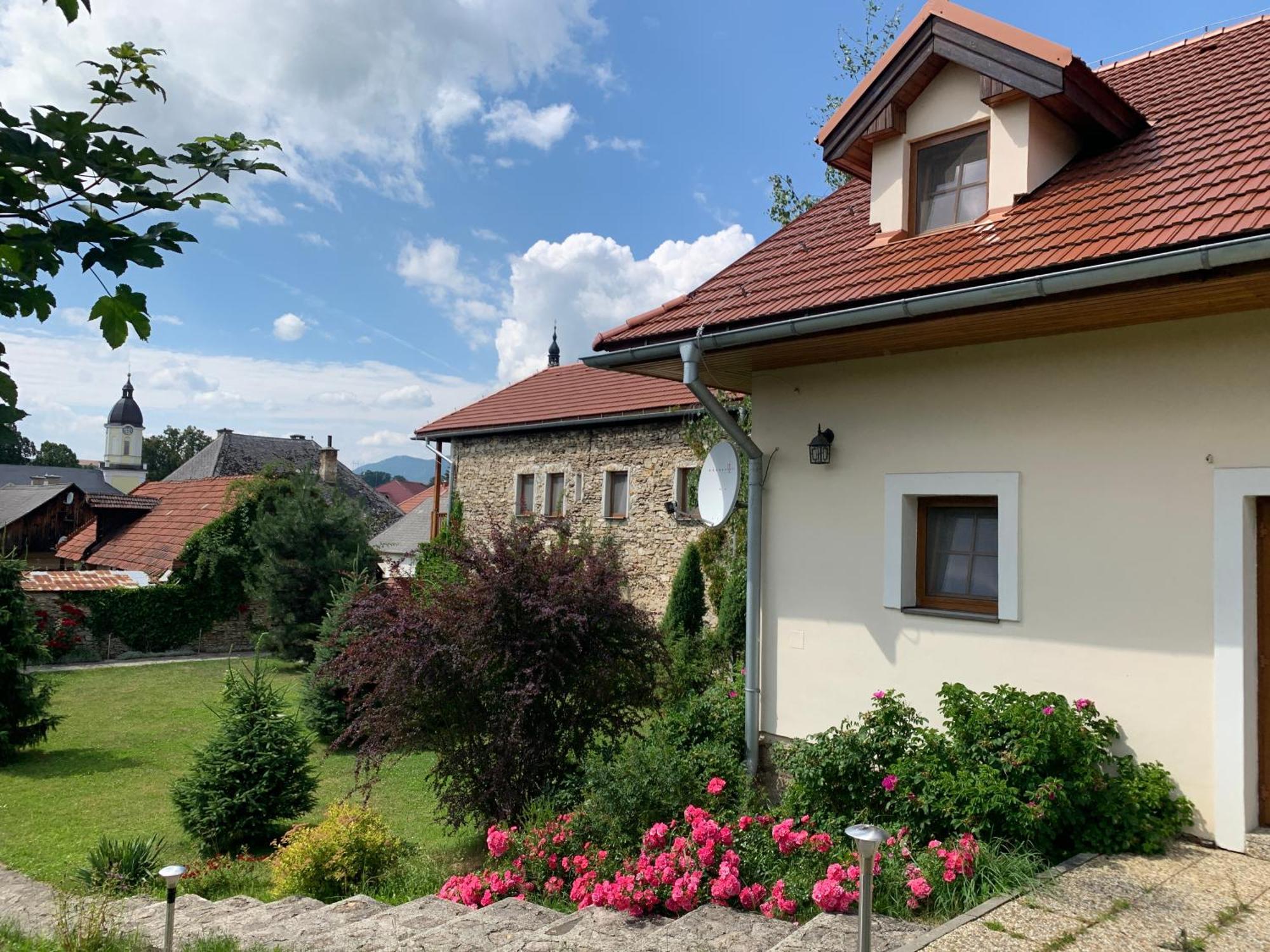 Villa Lypche Bešeňová Dış mekan fotoğraf